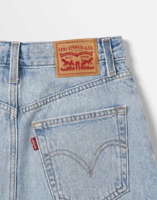 Levi's shorts i denim med hög midja och slitna detaljer i ljusblått, 9 av 9