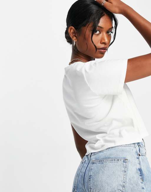 Levi's silvertab cropped tee in white | ASOS