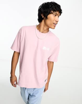 Levi's Skate t-shirt with small logo in pink