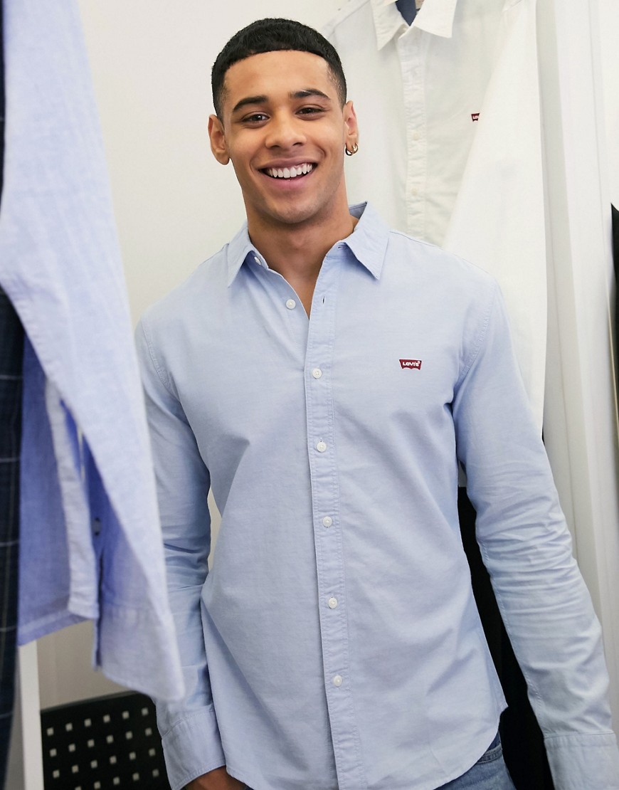 Levi's - Slim Fit - Battery oxford-skjorte med flagermuselogo i lyseblå