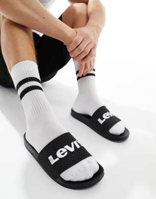 Levi's - Slippers met logo in zwart