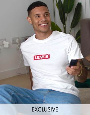 levis small logo t shirt