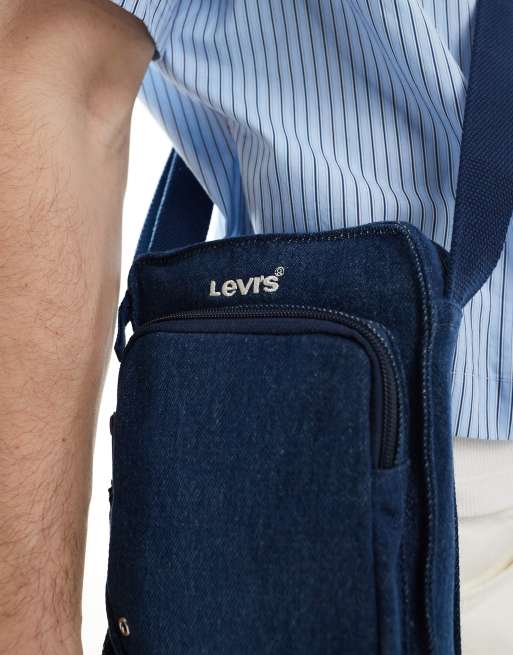【Levi’s】small zip denim crossbody bag ボディバッグ Levi's small zip denim crossbody bag in dark wash | ASOS