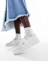 Levi's Decon lace sneakers in cream suede mix with logo | ASOS