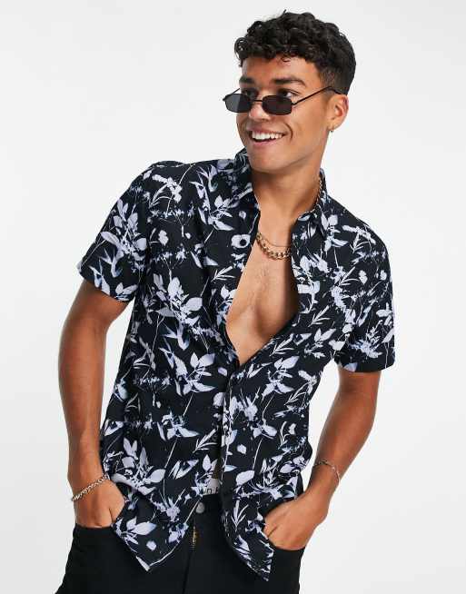 Levi's - Sort kortærmet skjorte med solnedgangs-blomsterprint i almindelig pasform