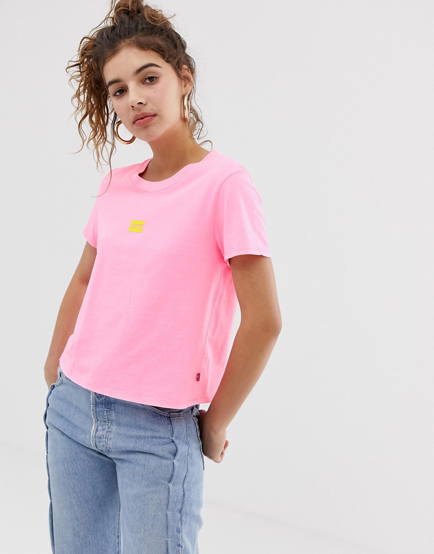 Levi's – Sportig t-shirt med logga på bröstet-Rosa