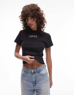 Levi's - Sportliches T-Shirt in Schwarz mit mittigem Logo