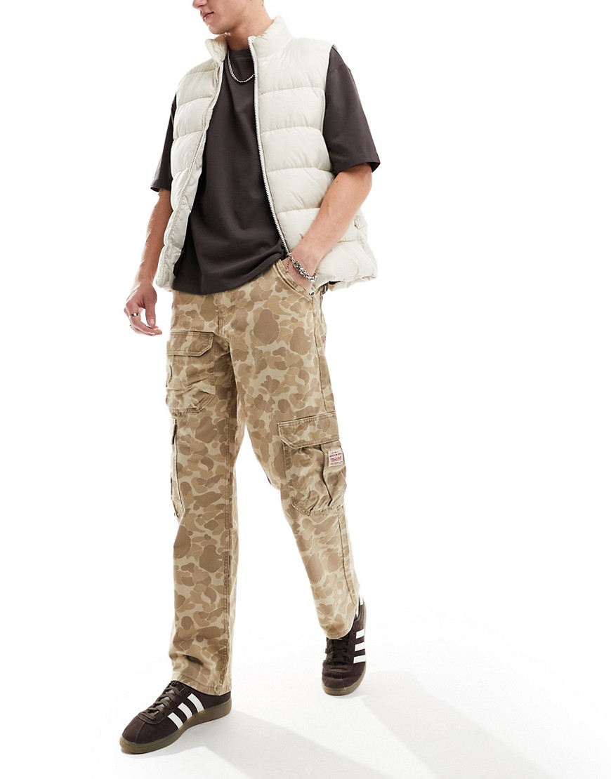 Levi’s Stay Loose cargo pant in camo print-Green