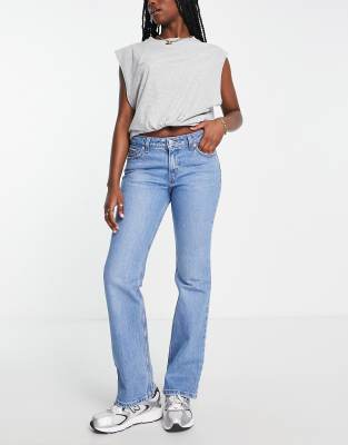 Levi's - Straight Jeans in verwaschenem Hellblau mit niedrigem Bund