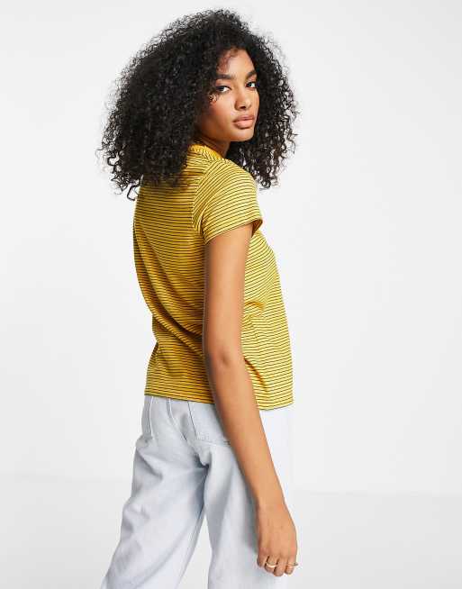 Levis mustard t clearance shirt