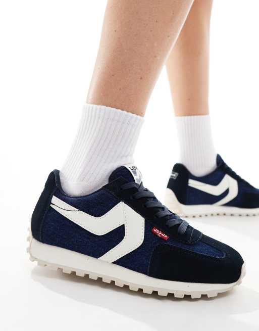 Levi's - Stryder - Sneakers met rood logolabel in marineblauw denim