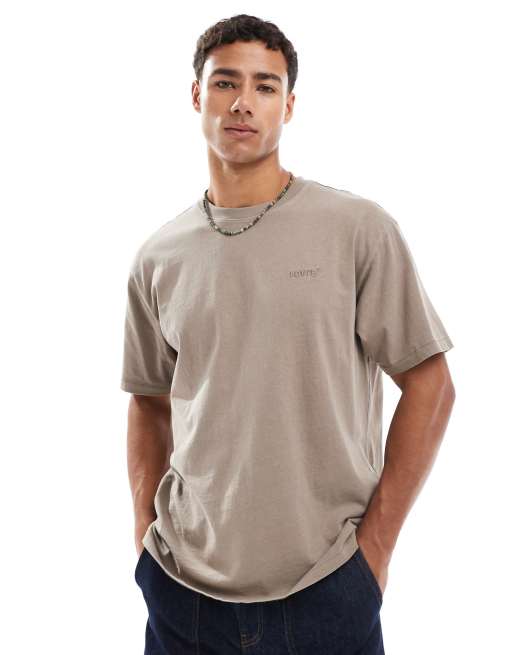 Levi's – Stückgefärbtes Oversize-T-Shirt in Beige mit farblich abgestimmtem Logo im Vintage-Stil