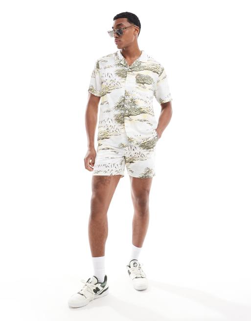 Levi's - Sunset Camp - Co-ord set van overhemd met korte mouwen en short met landschapsprint in egret crème