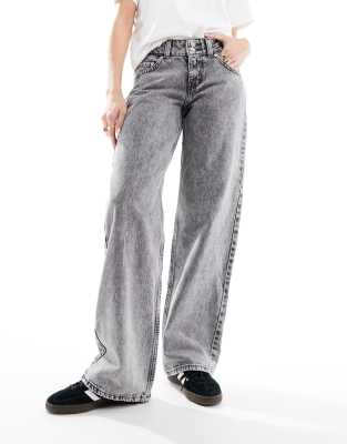 Levi's - Superlow - Locker geschnittene Jeans in hellgrauer Waschung mit tiefem Bund