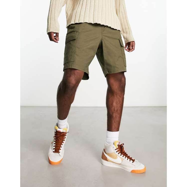 Levi's Surplus cargo shorts in green with pockets | ASOS