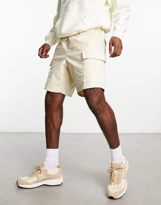 Levi's - Surplus - Pantaloncini cargo color crema con tasche