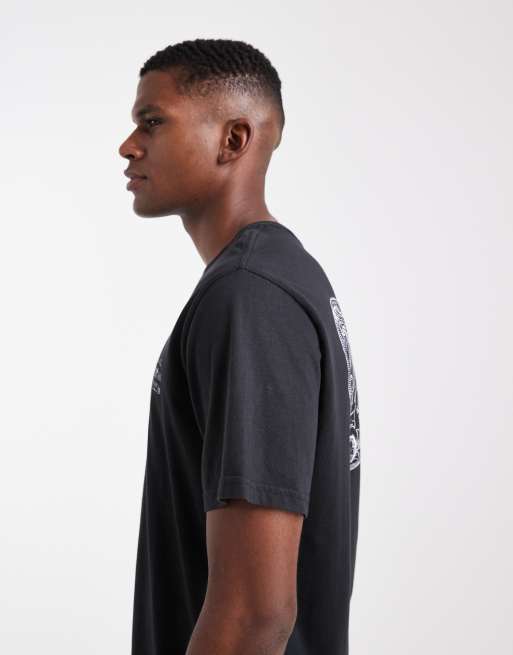 Levi's – Svart, avslappnad t-shirt med tryck med örnspänne baktill, 4 av 5