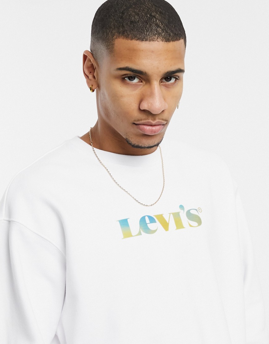 Levi's - Sweatshirt med rund hals i afslappet pasform med gradueret logo i hvid