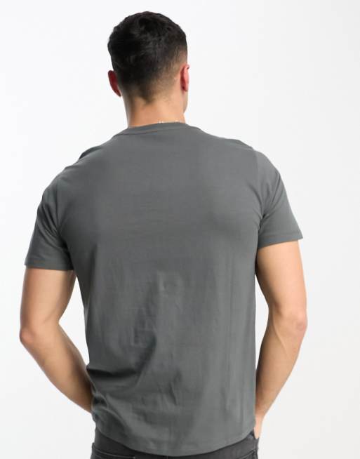 Levi's – Szary T-shirt z logo na środku - tylko w ASOS, 2 z 4