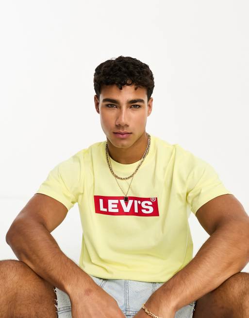 Levi's - T-shirt avec logo encadré au centre - Jaune