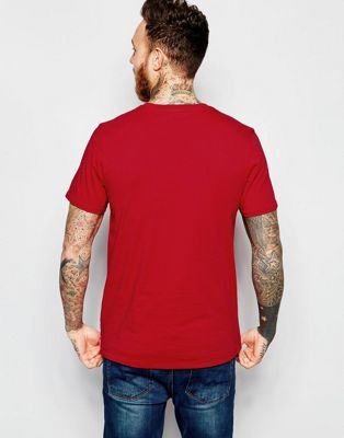 crimson red t shirt