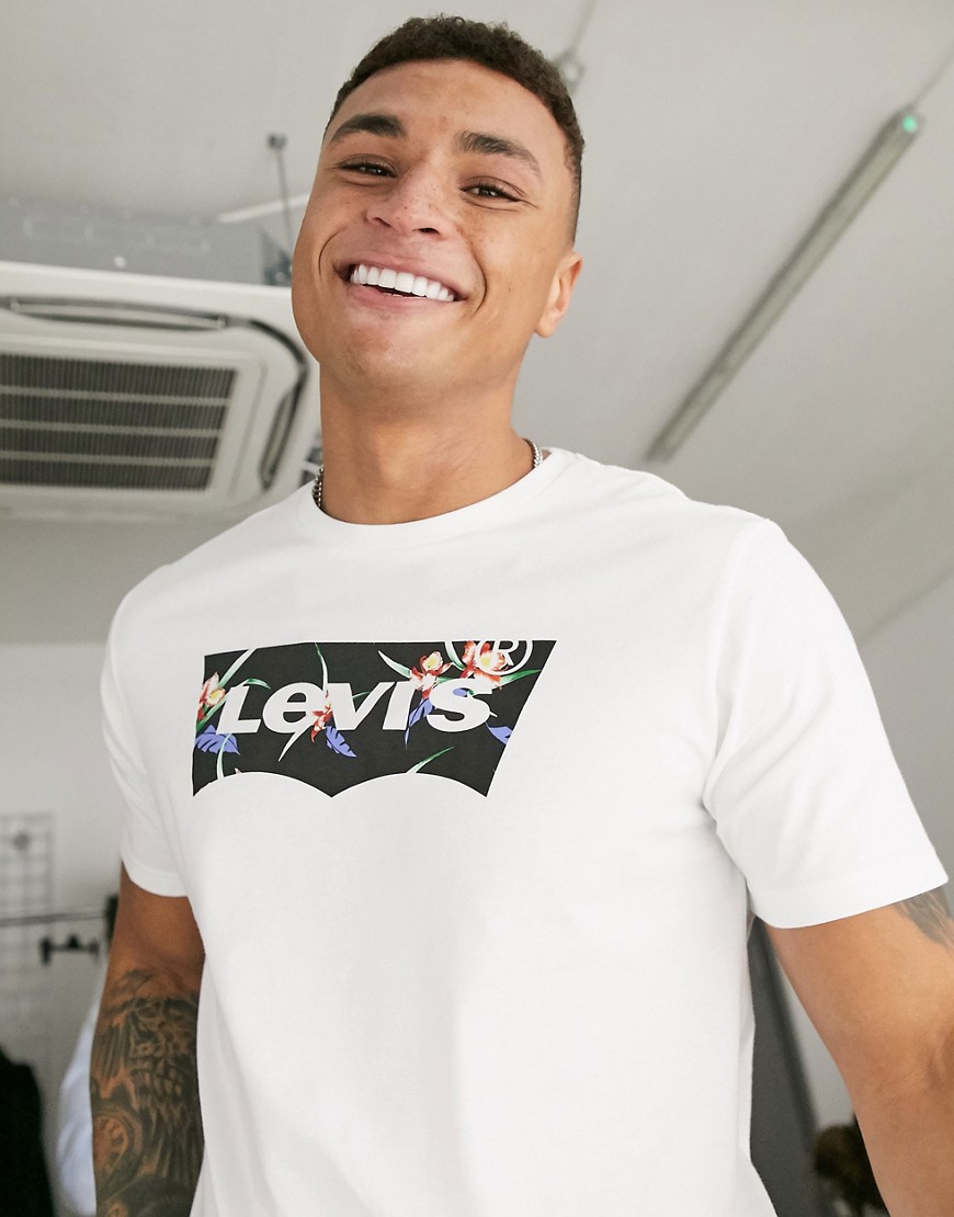 Levi's - T-shirt bianca con logo batwing grande a fiori-Bianco