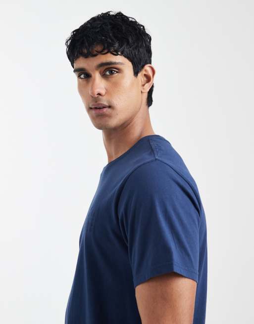 Levi's - T-shirt comoda blu navy con logo ricamato sul petto, 4 di 5