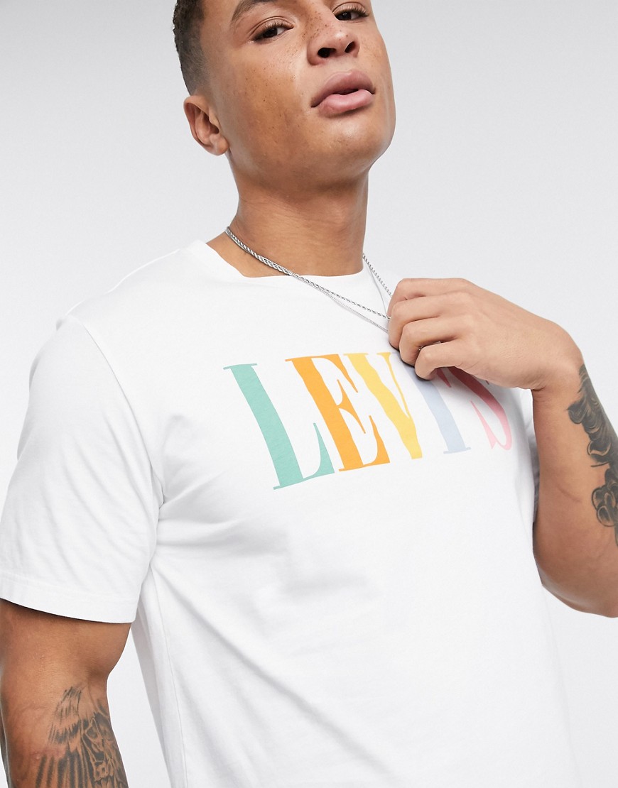 Levi's - T-shirt con logo anni '90 in carattere con grazie comoda bianca-Bianco