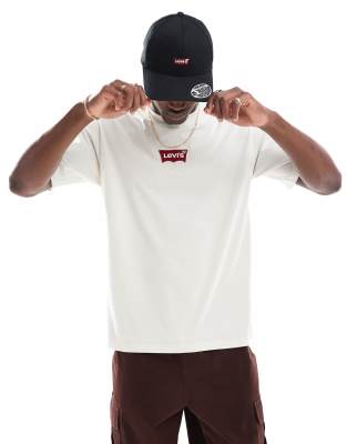Levi's - T-shirt coupe vintage avec logo brodé de la marque au centre - Crème - view 1