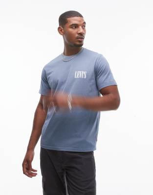 Levi's - T-shirt décontracté avec logo en serif - Bleu moyen
