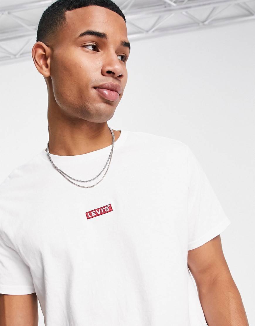 Levi’s t-shirt in white with central small box tab logo