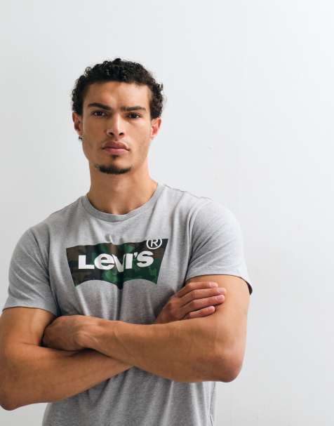 Levi's T-shirt med grafisk camo-logo i lysegrå - view 1