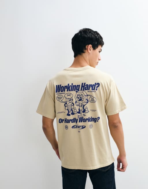 Levi's - T-shirt met grafische print op de achterkant in beige, 5 van 5