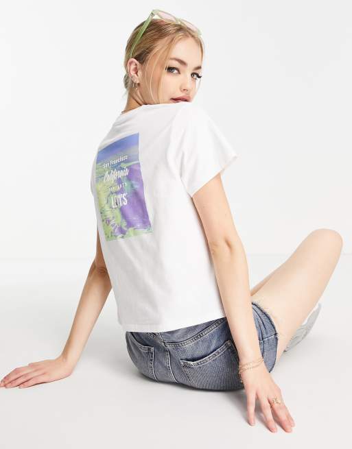 Levi's - T-shirt met landschapsprint op de achterkant in wit 