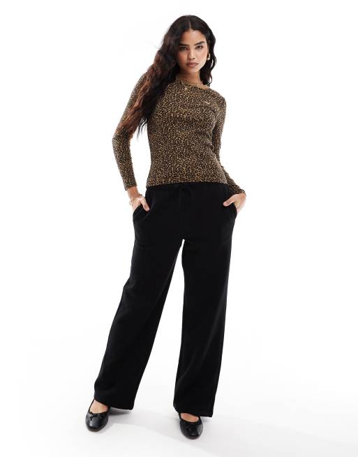 Levi's - T-shirt met logo, lange mouwen en cheetahprint in bruin, 2 van 4