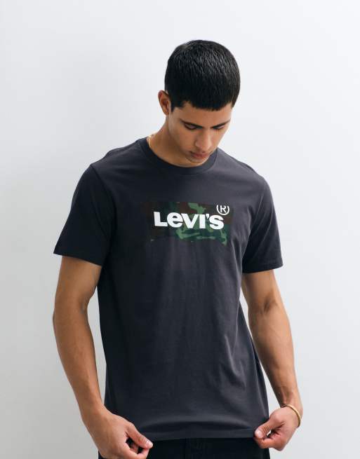 Levi's T-Shirt mit Grafik-Logo im Military-Muster in Schwarz, 5 von 5