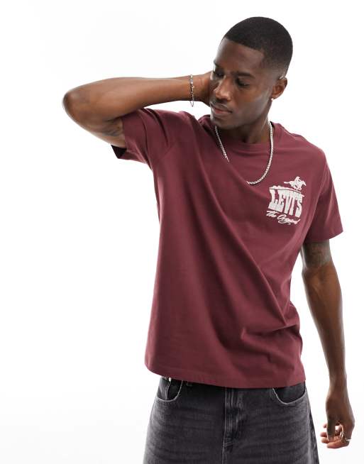 Levi's burgundy on sale t shirt