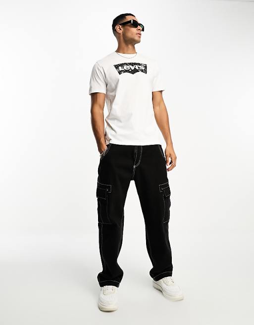 Levi's t-shirt with bandana print batwing in white | ASOS Levi's t-shirt with bandana print batwing in white | ASOS