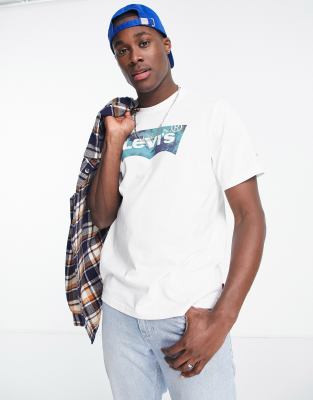 Levi's t-shirt with batwing logo in white - ASOS Price Checker