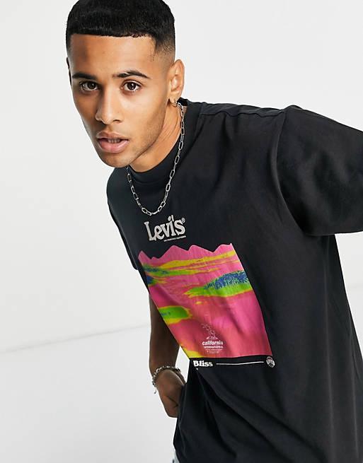 Levi's t-shirt with chest neon print logo in black | ASOS
