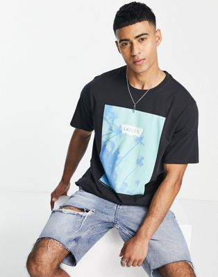 Levi's t-shirt with chest placement print in black