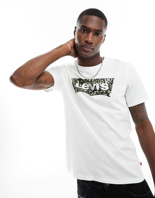 Levi s t shirt with chest print batwing logo in white ASOS