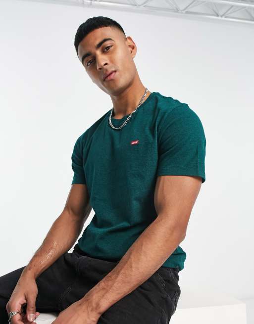 Levi's t-shirt with chest small batwing logo in green | ASOS