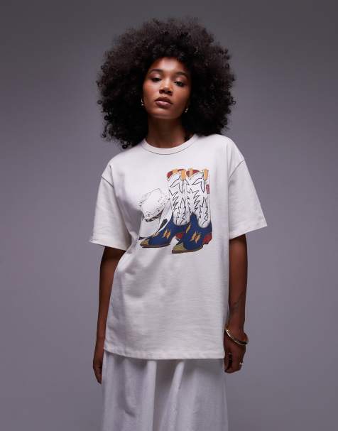 Levi's – Tabor – Biały T-shirt z nadrukiem z butami kowbojskimi - view 1