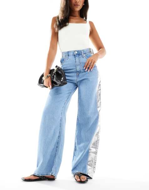 Levi's – Taillierte Jeans in heller Waschung mit Einsatz in Folienoptik und weitem Bein - view 1