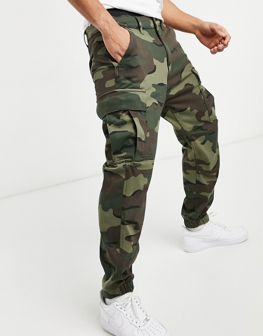 LEVI'S TAPERED WAVE CAMO CARGO PANTS-GREEN,79638-0000