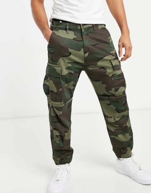 Top 31+ imagen levi's camouflage cargo pants - Thptnganamst.edu.vn