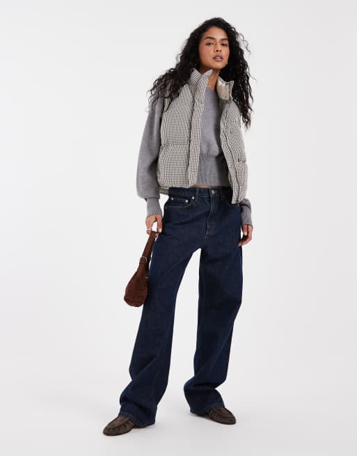 Levi's tate micro check puffer gilet in black, 2 of 4