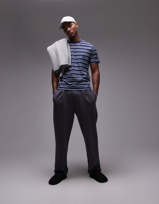 Levi's The Essential relaxed fit stripe T-shirt in navy