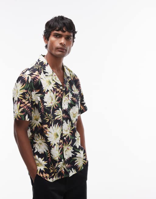 Levi's – The Sunset Camp – Czarna koszula z krótkim rękawem i kołnierzykiem kubańskim w kwiatowy wzór